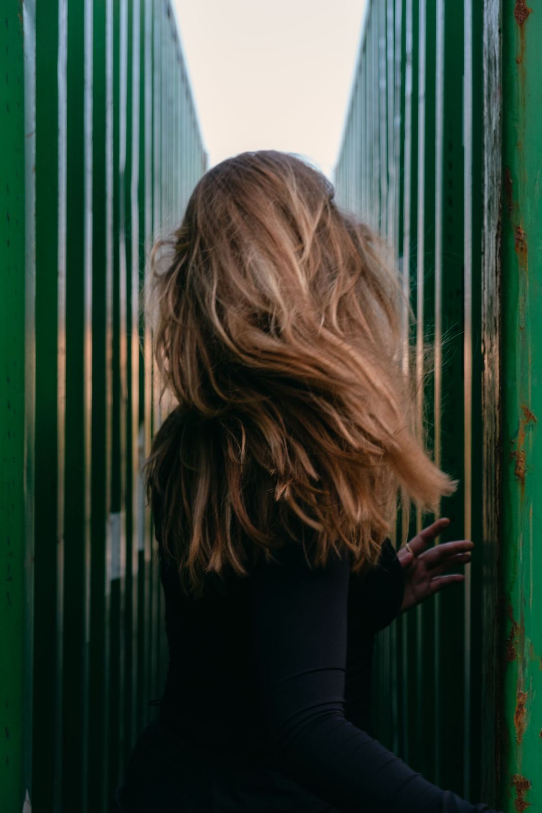 Brunette loose waves from behind
