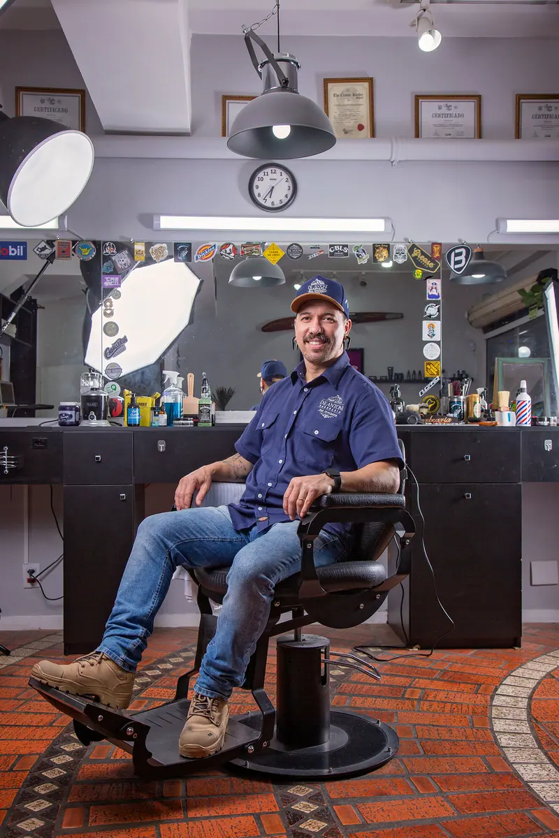 Big Mike Holloway, Barber