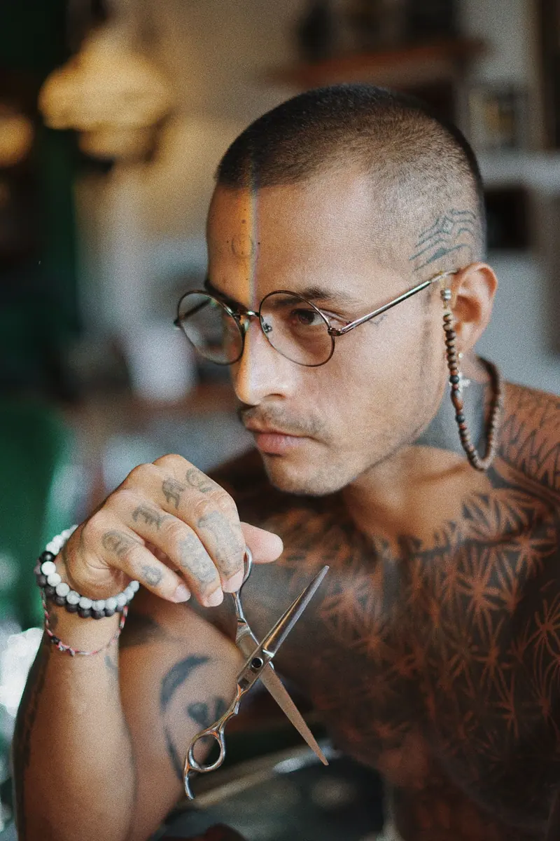 Luis Cárdenas, Senior Barber