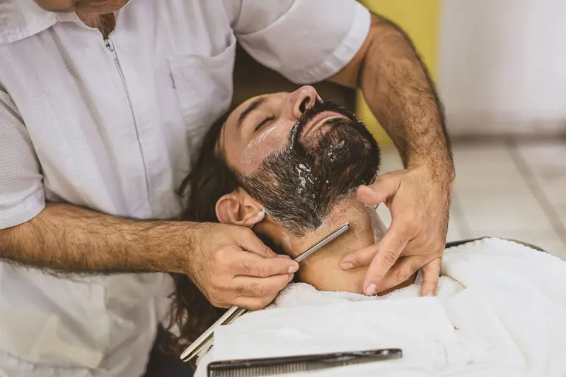 Straight-razor shave