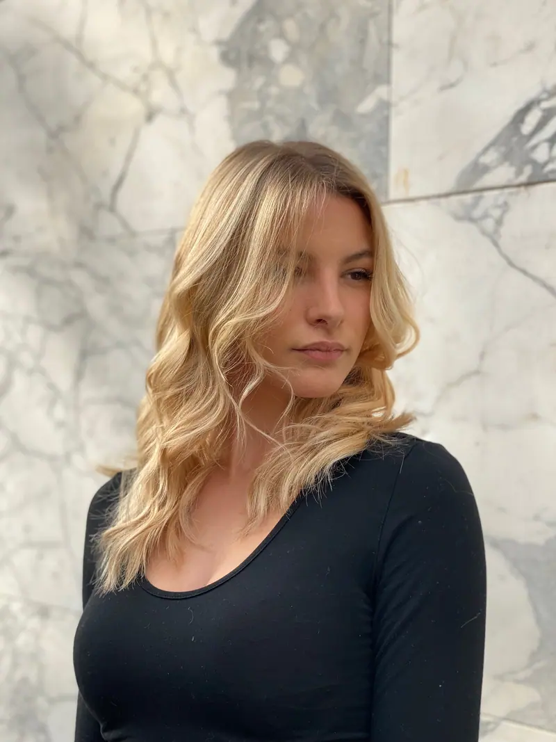 Swingy blonde lob
