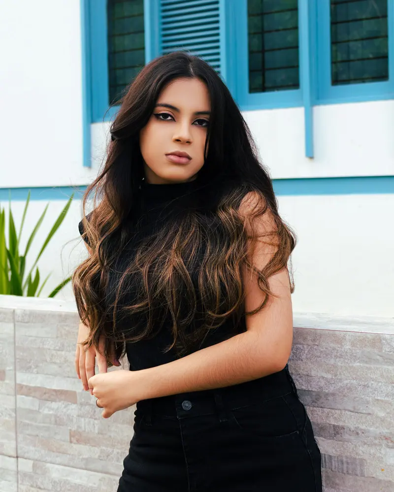 Long waves with a black top