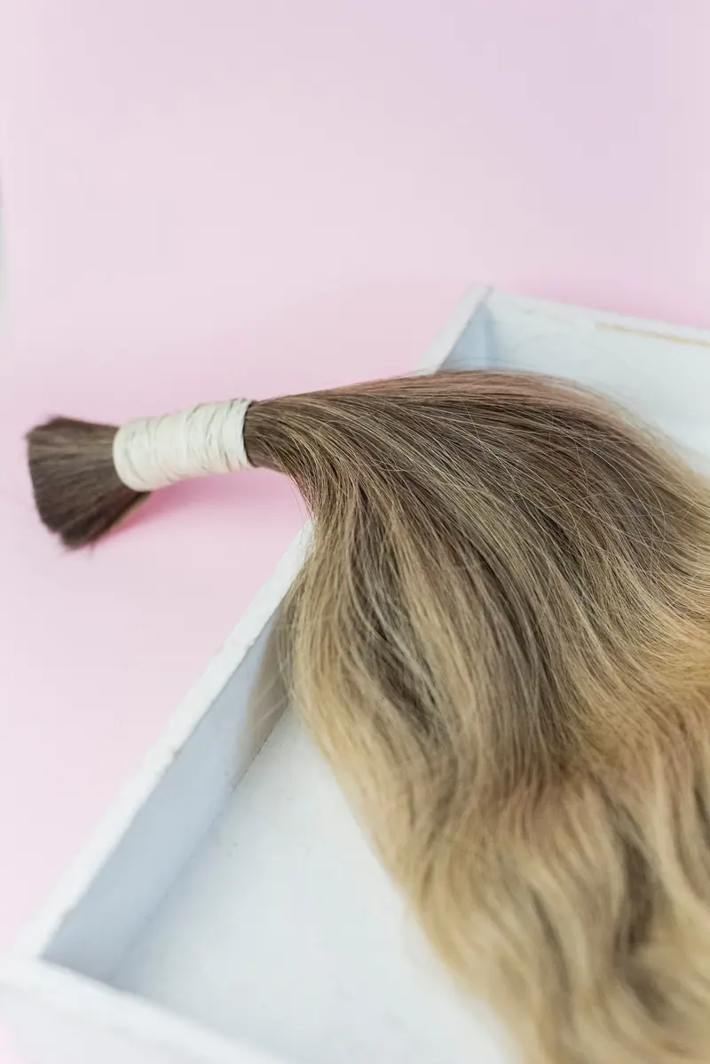 Balayage extension bundle on pink