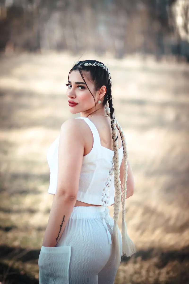 Braided lengths with a white top