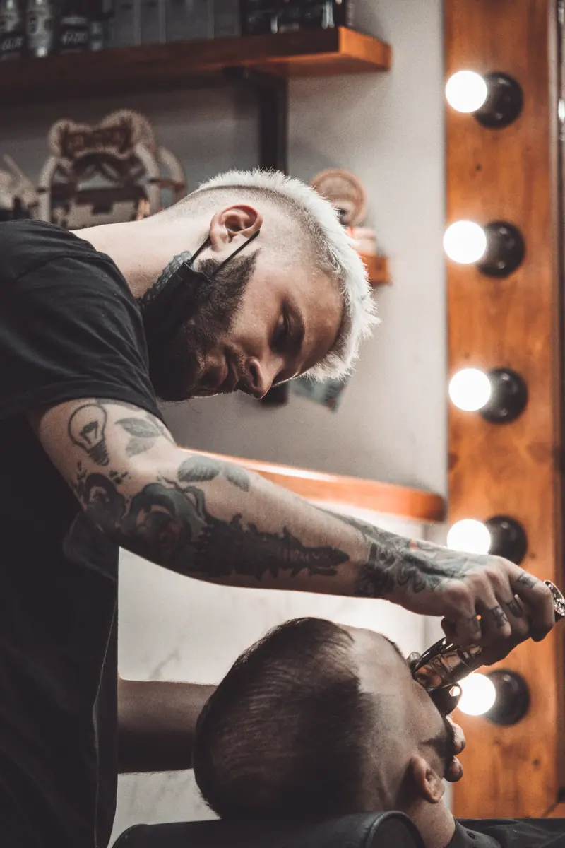 Marco Ruelas, Barber & texture