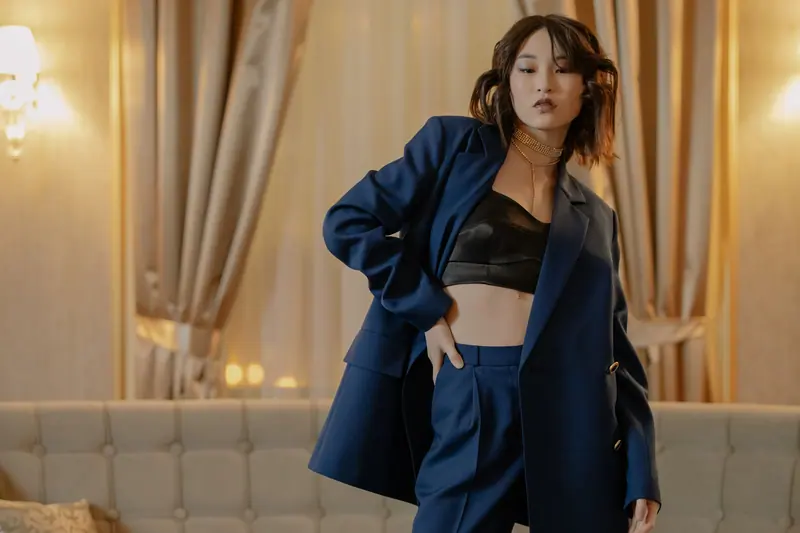 Navy suit and a cropped bob