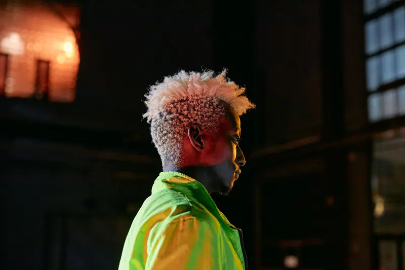 Bleached textured crop in profile