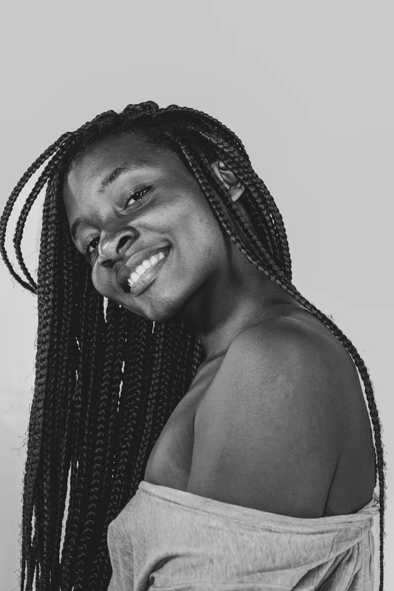 Tola Adebayo, Knotless braid specialist
