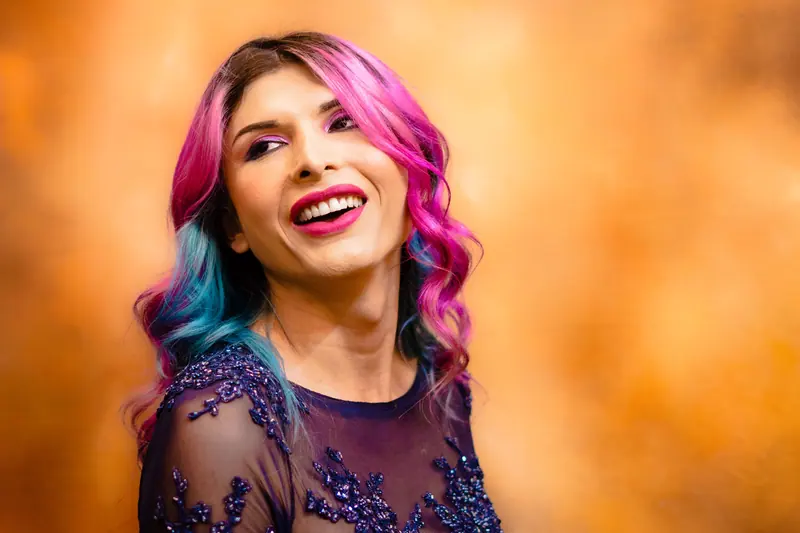 Valentina Ruiz, Vivid & split-dye colorist