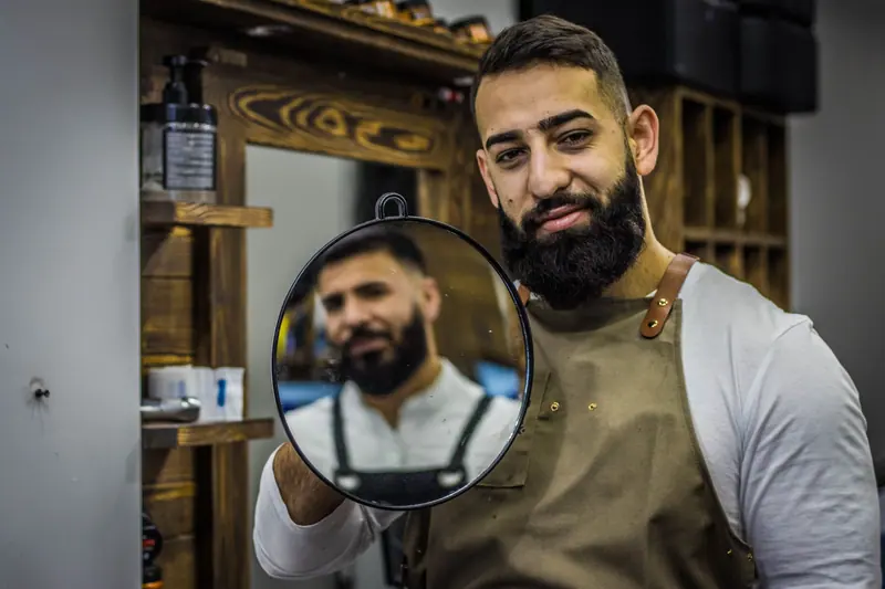 Karim Nassar, Master barber · straight razor