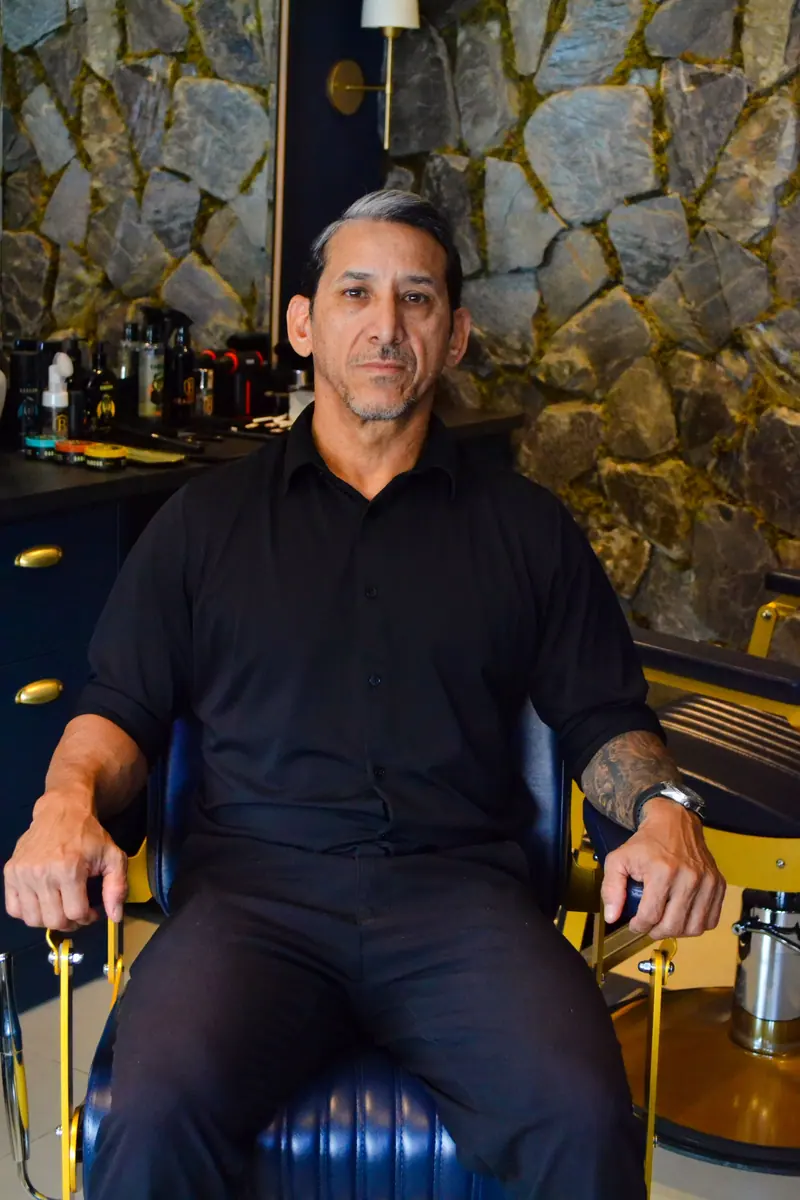 Marcus Steele, Barber