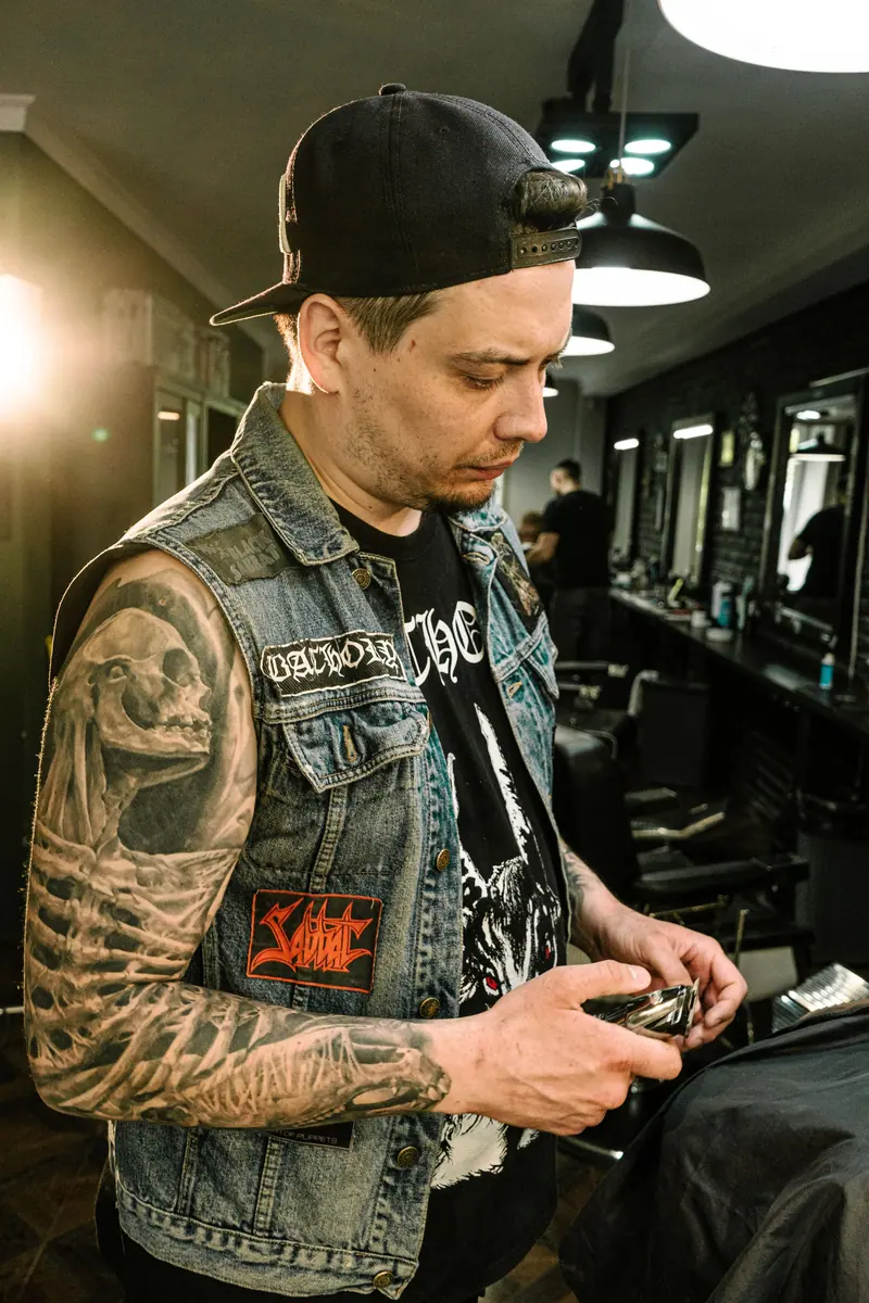Danny “Deuce” Kowalski, Barber