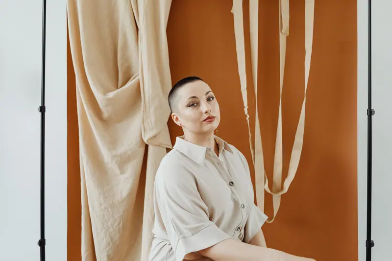 Romy Whitlock, Short hair & grow-out cutter