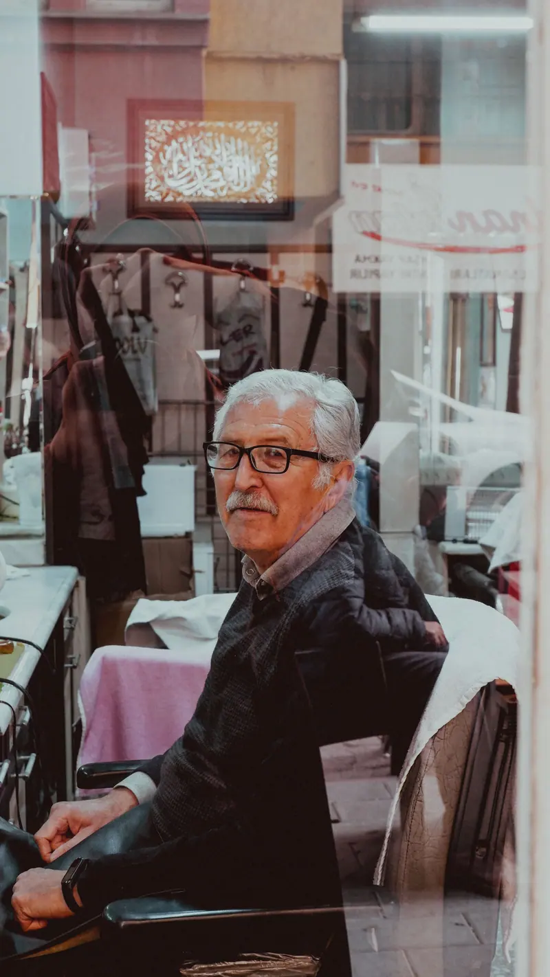 Ray Theriot, Barber