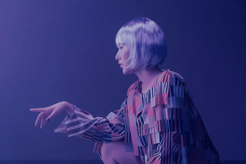 Lilac bob in violet light